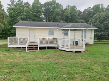 1280 Powhatan Rd, Clayton, NC 27527