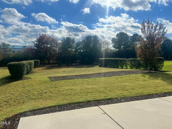 1284 Dairy Glen Dr, Fuquay Varina, NC 27526