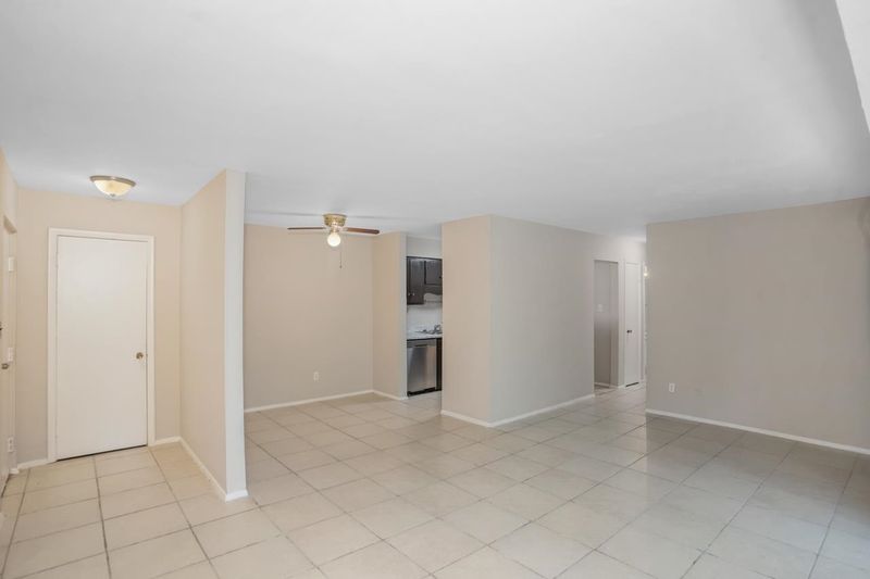 1287 Schaub Dr #E, Raleigh, NC 27606
