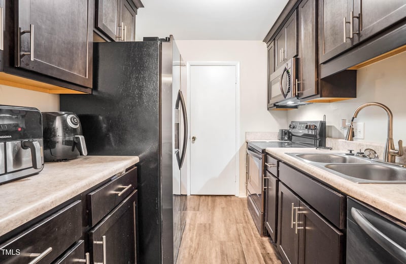 1287 Schaub Dr #J, Raleigh, NC 27606