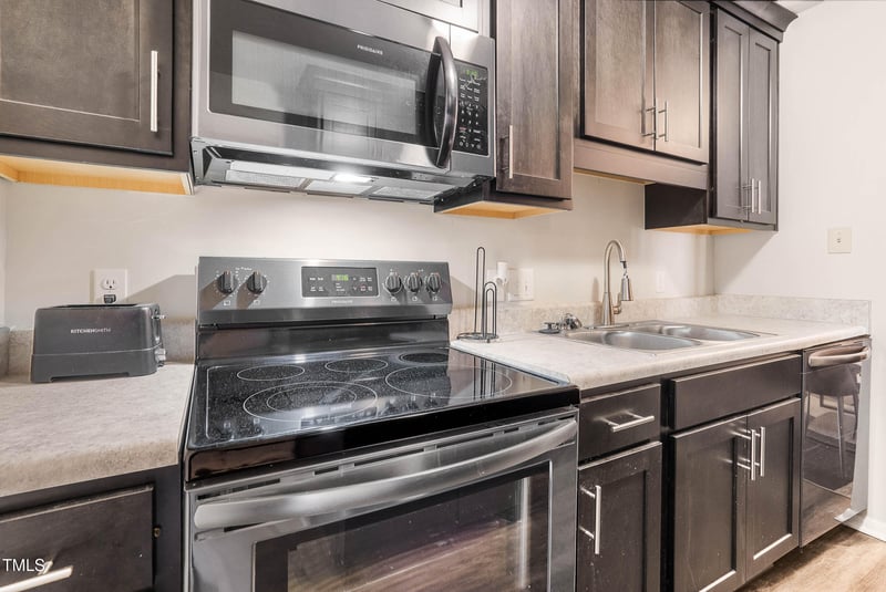 1287 Schaub Dr #J, Raleigh, NC 27606