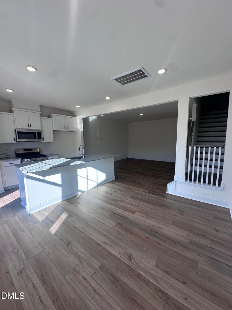 1289 Hammond Dr, Mebane, NC 27302