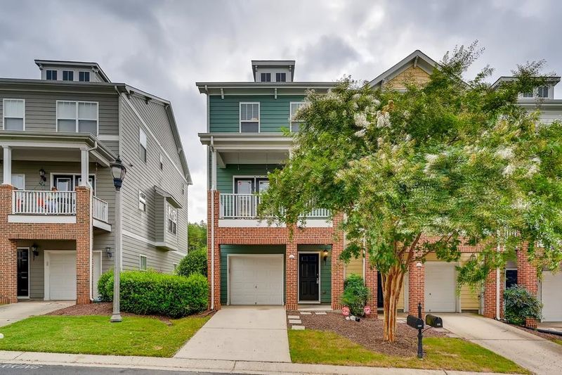 129 Braeside Ct, Cary, NC 27519