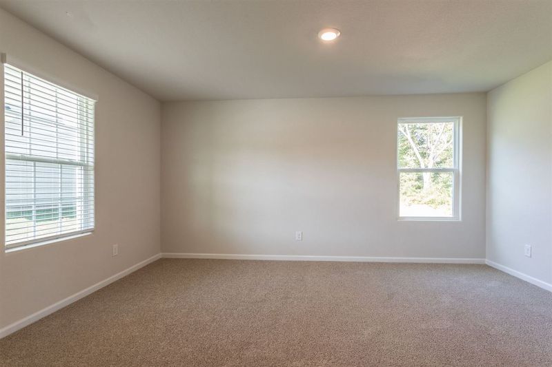129 Brisk Dr, Zebulon, NC 27597