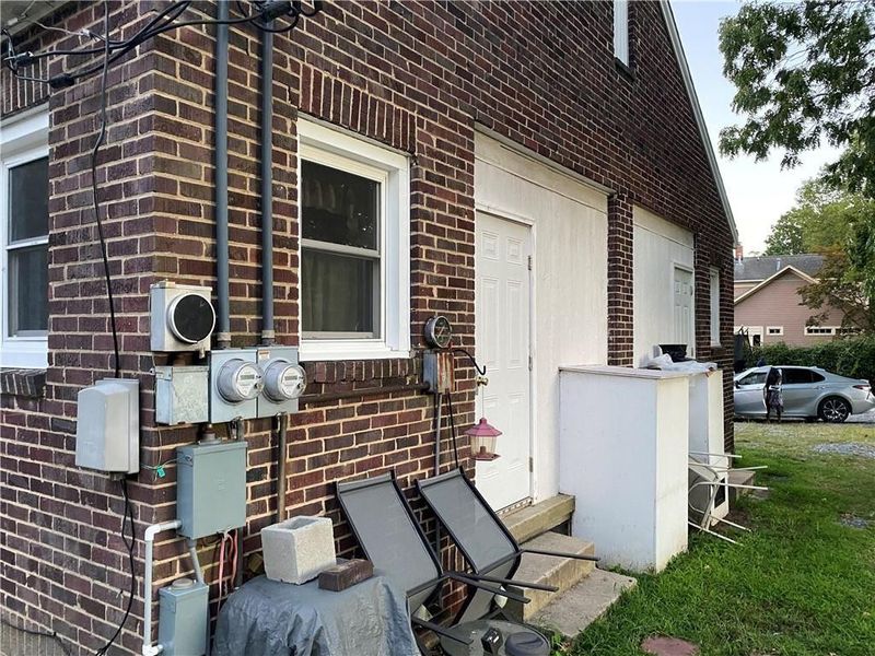 129 Brooks St, Burlington, NC 27215