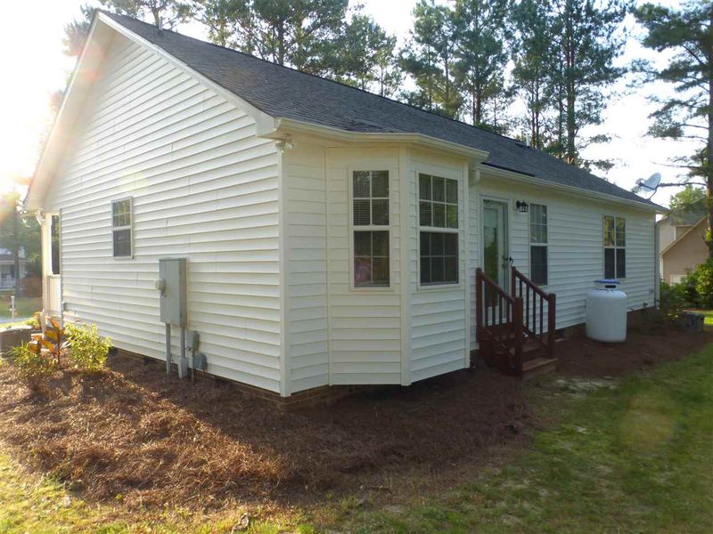 129 Cabin Grove Ct, Angier, NC 27501