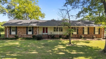129 Castle Dr, Smithfield, NC 27577