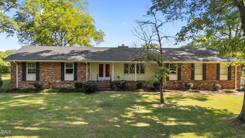 129 Castle Dr, Smithfield, NC 27577