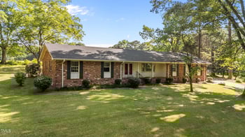 129 Castle Dr, Smithfield, NC 27577