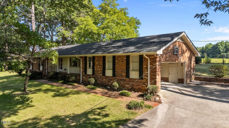 129 Castle Dr, Smithfield, NC 27577