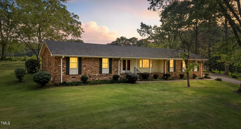 129 Castle Dr, Smithfield, NC 27577