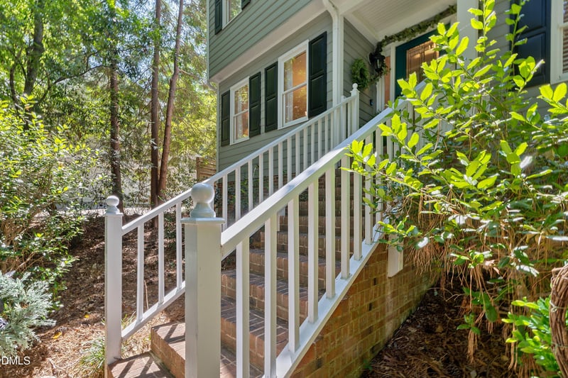 129 Castlefern Dr, Cary, NC 27513