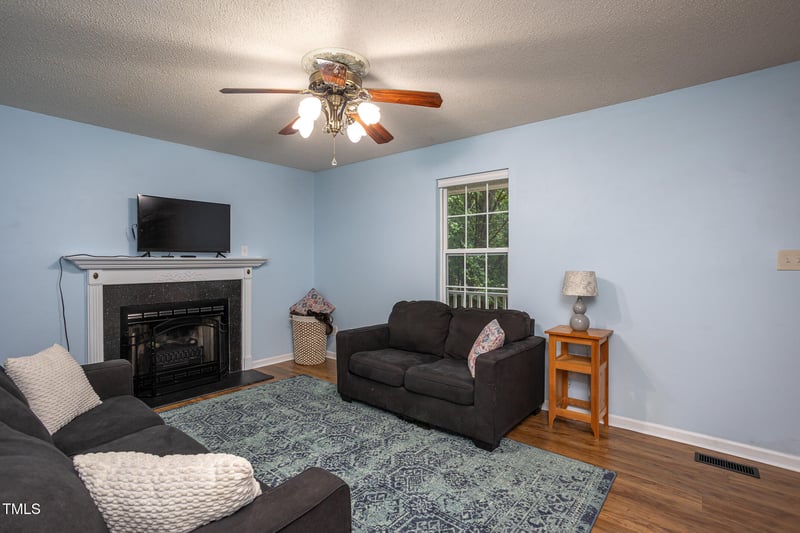 129 Clark Ct, Youngsville, NC 27596