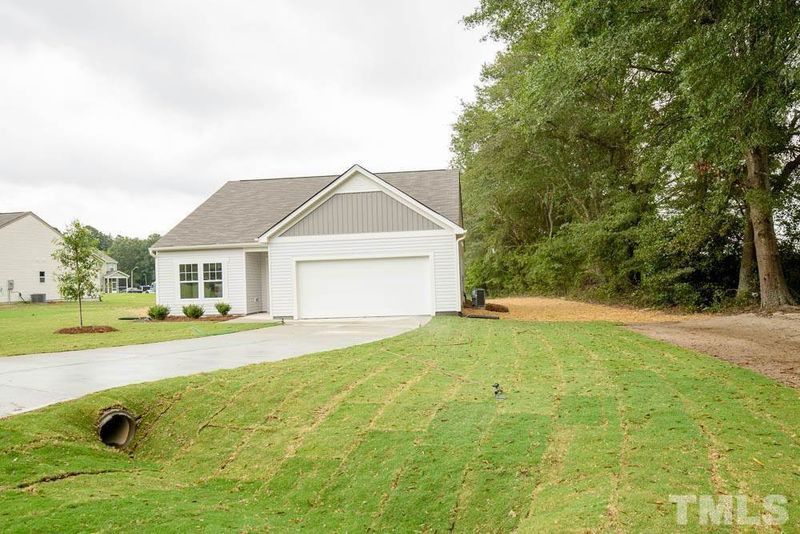 129 Cross Link Dr, Angier, NC 27501