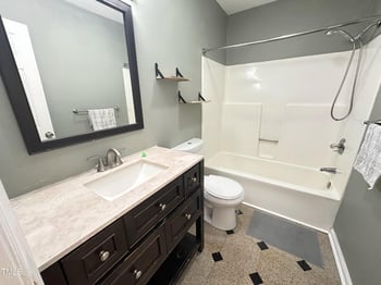 129 Friar Ln, Carrboro, NC 27510