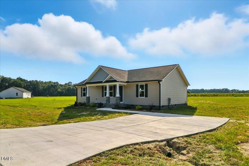 129 Grace Pond Ave, Benson, NC 27504