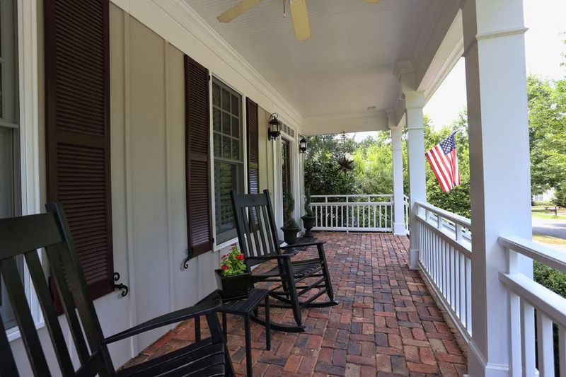129 Graylyn Dr, Chapel Hill, NC 27516
