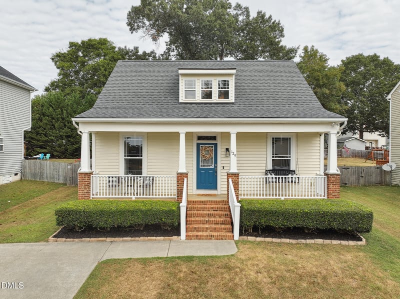 129 Haywood Ln, Clayton, NC 27527