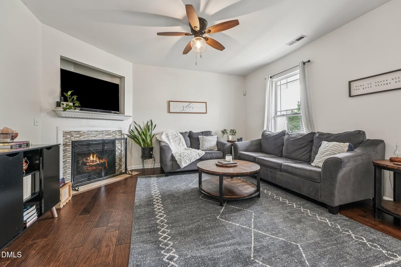 129 Haywood Ln, Clayton, NC 27527