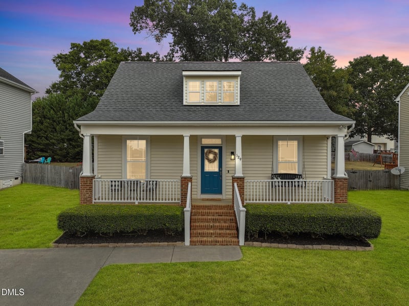 129 Haywood Ln, Clayton, NC 27527