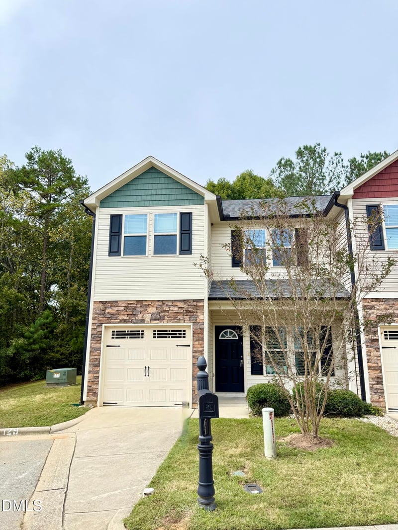 129 Hill Shore Ln, Clayton, NC 27527