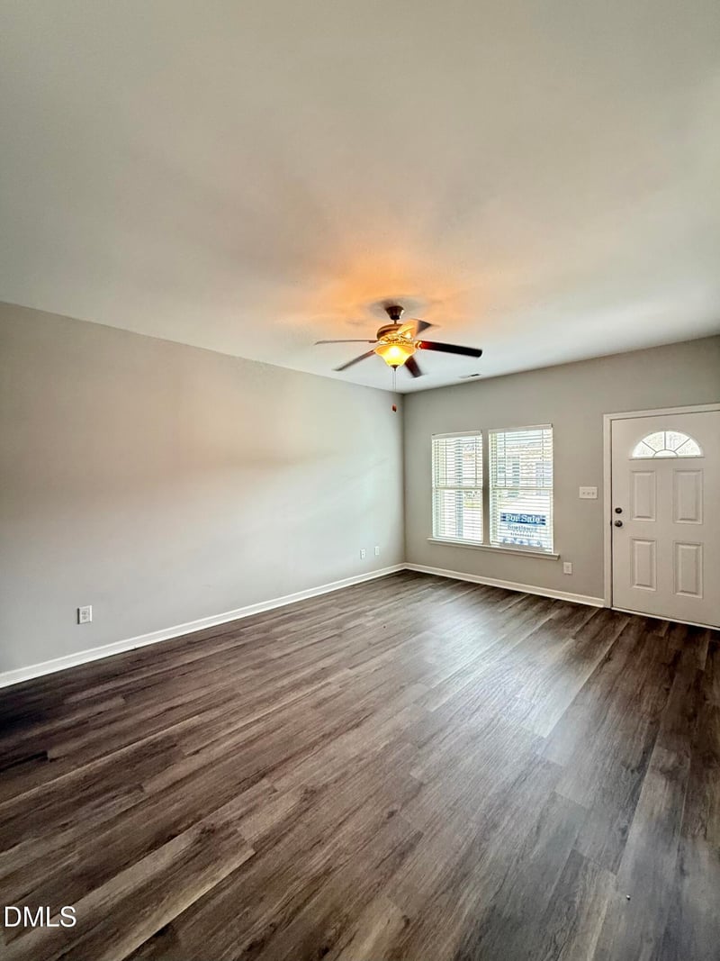 129 Hill Shore Ln, Clayton, NC 27527