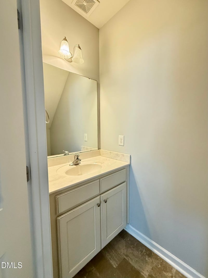 129 Hill Shore Ln, Clayton, NC 27527