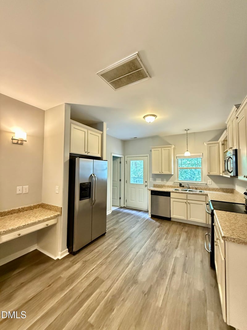 129 Hill Shore Ln, Clayton, NC 27527
