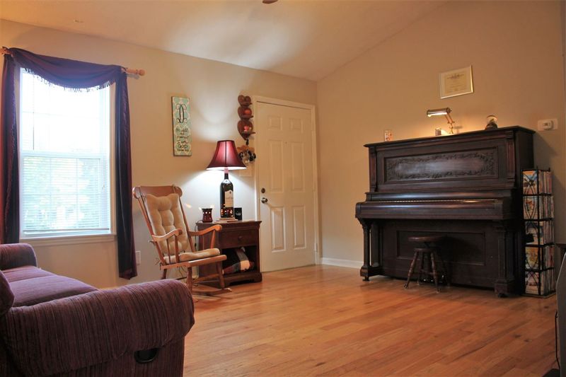 129 Kent St, Youngsville, NC 27596