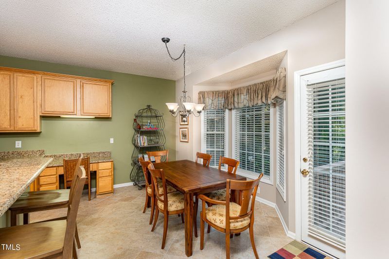 129 Longbridge Dr, Cary, NC 27518