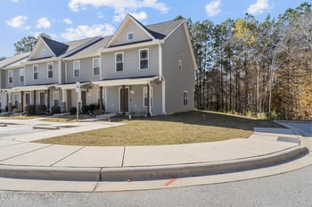129 Longleaf Pine St, Clayton, NC 27527