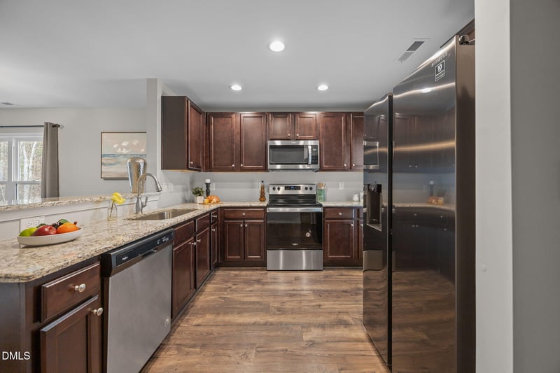 129 Longleaf Pine St, Clayton, NC 27527