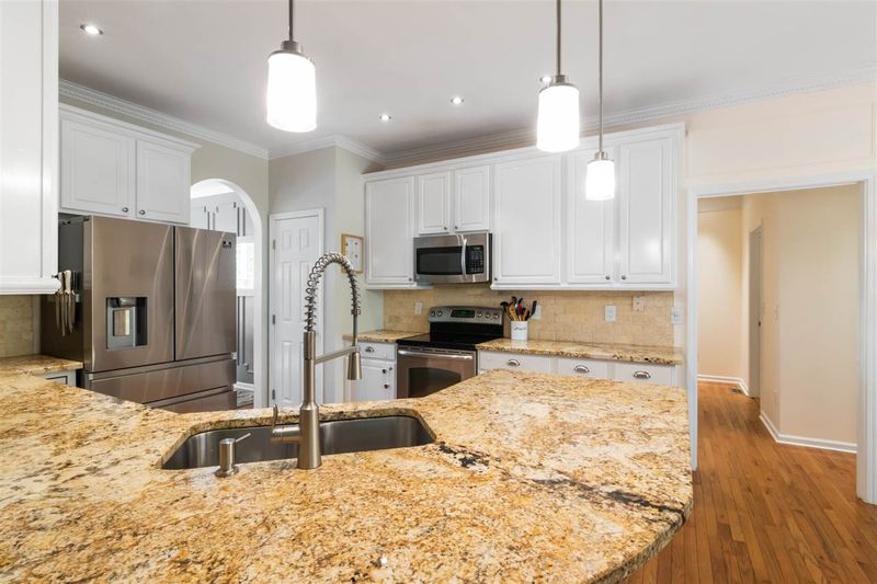 129 Mckenzie Meadow Ln, Apex, NC 27539
