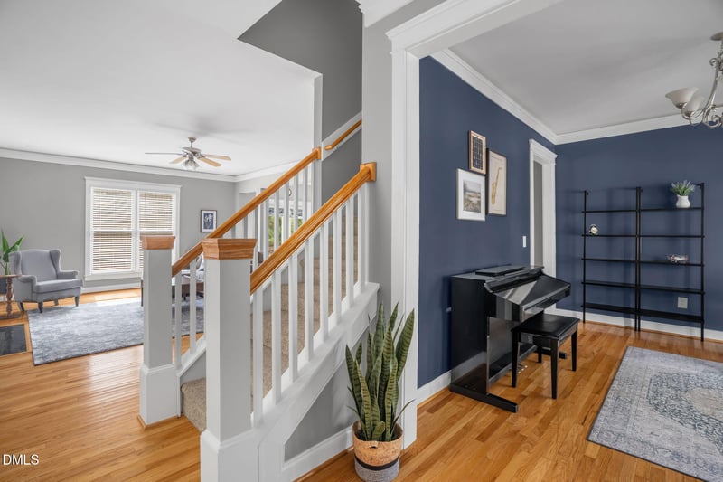 129 Naperville Dr, Cary, NC 27519