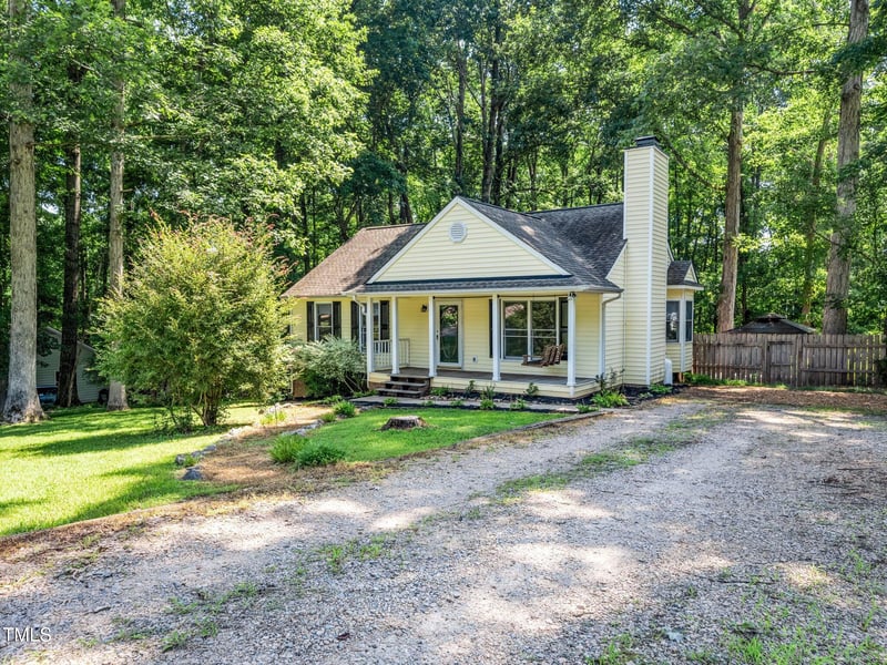 129 Nottingham Ct, Youngsville, NC 27596