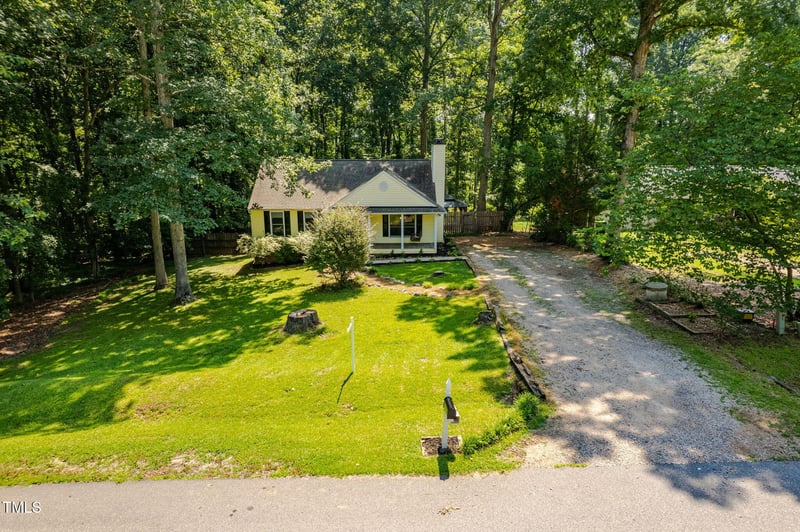 129 Nottingham Ct, Youngsville, NC 27596