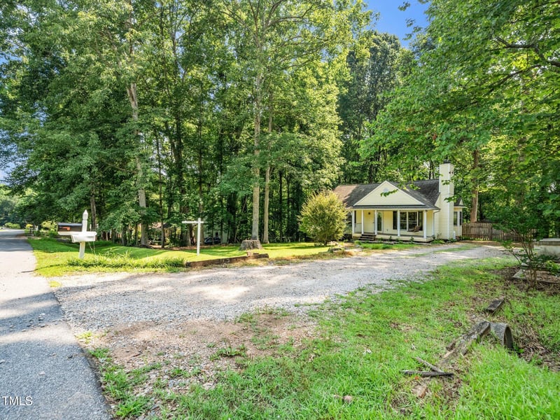 129 Nottingham Ct, Youngsville, NC 27596