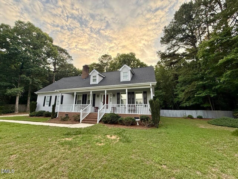 129 Pebble Dr, Clayton, NC 27520