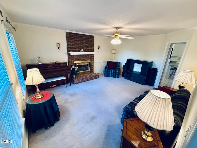 129 Pebble Dr, Clayton, NC 27520