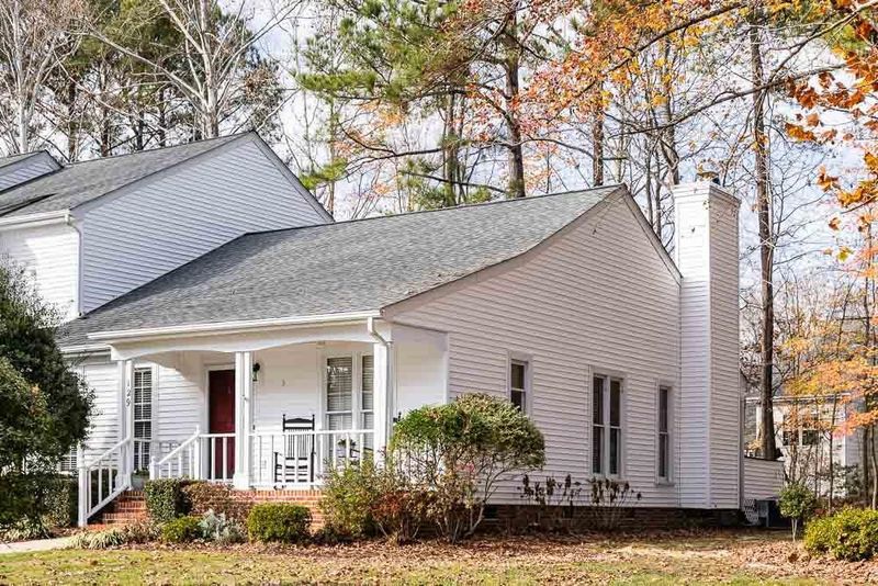 129 Pickett Ln, Cary, NC 27511