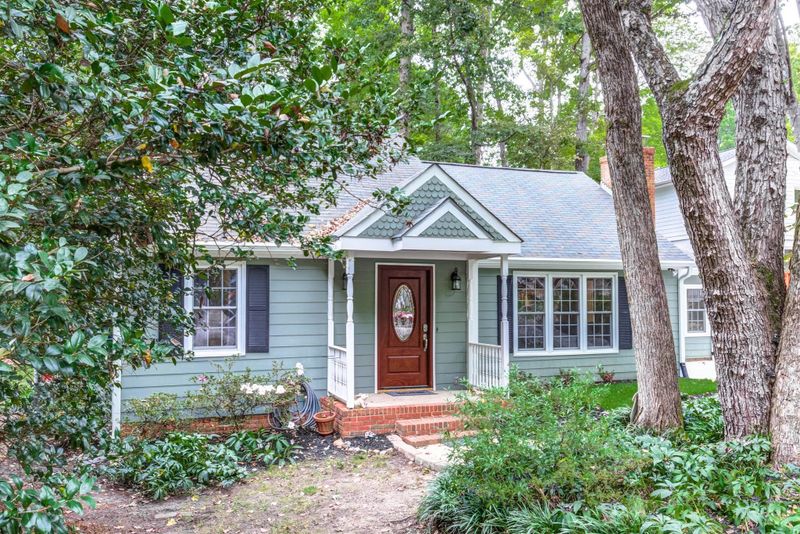 129 Red Bud Ct, Cary, NC 27513