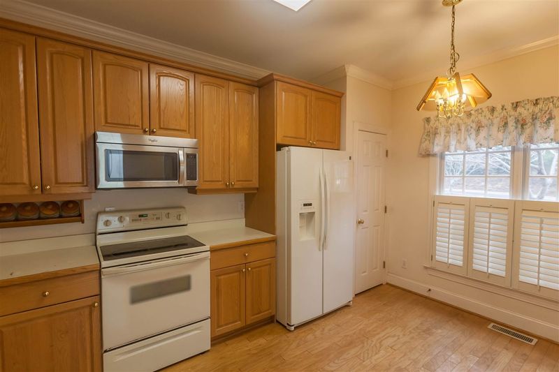 129 Rosewall Ln, Cary, NC 27511