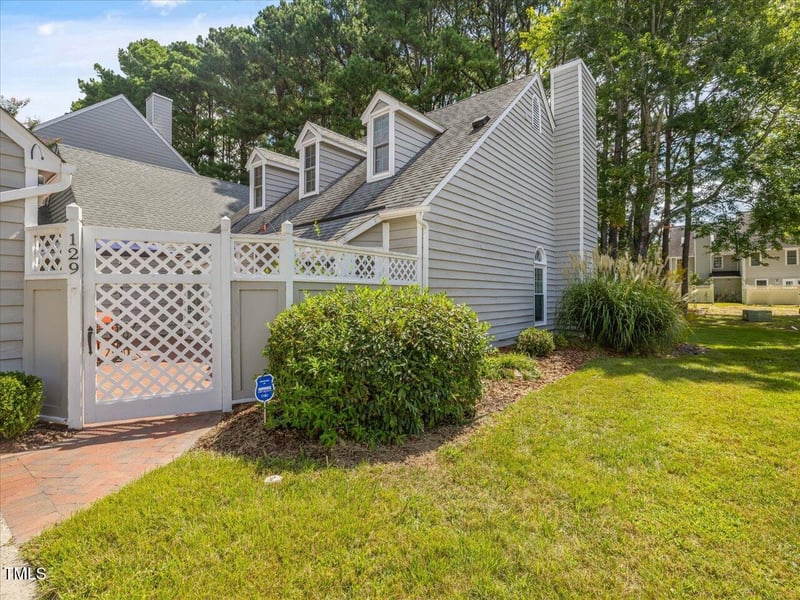 129 Spring Cove Dr, Cary, NC 27511