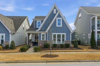 129 Steepridge Ln, Holly Springs, NC 27540