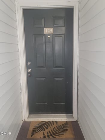 129 Sturbridge Dr, Clayton, NC 27520