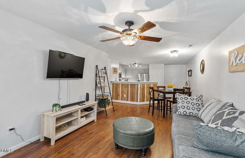 129 Sturbridge Dr, Clayton, NC 27520