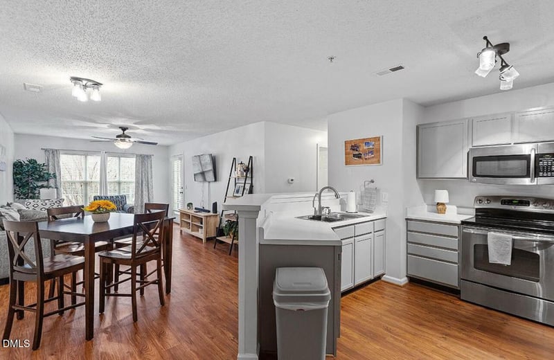 129 Sturbridge Dr, Clayton, NC 27520