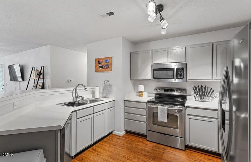 129 Sturbridge Dr, Clayton, NC 27520