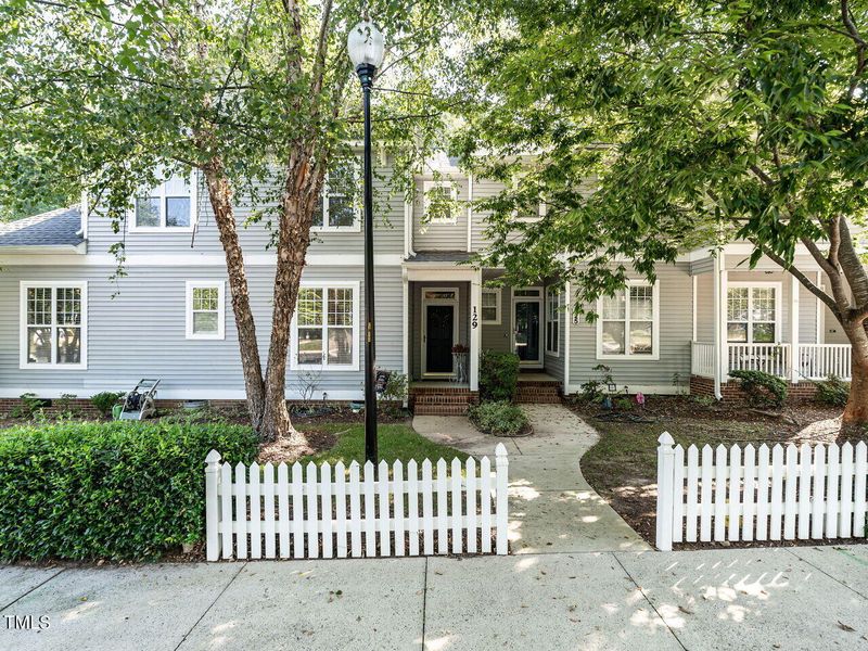 129 Summit Oaks Ln, Holly Springs, NC 27540