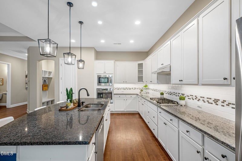 129 Sweet Vista Ln, Holly Springs, NC 27540